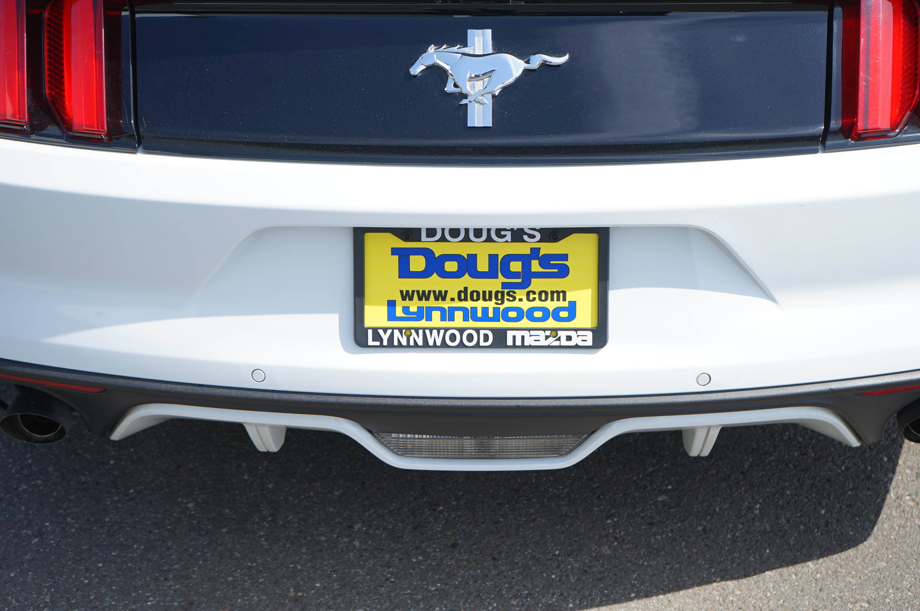 Used 2016 Ford Mustang Convertible w/ Equipment Group 051A RWD image 10