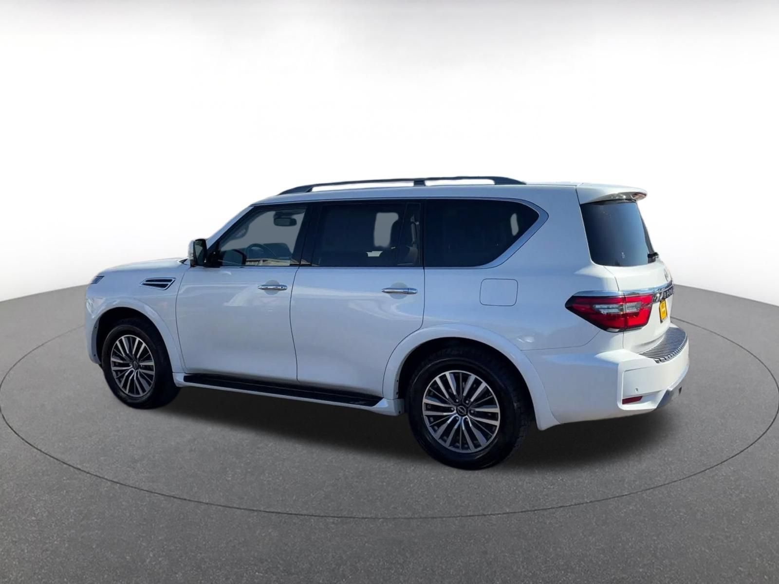 Used 2023 Nissan Armada SL AWD/4WD image 9