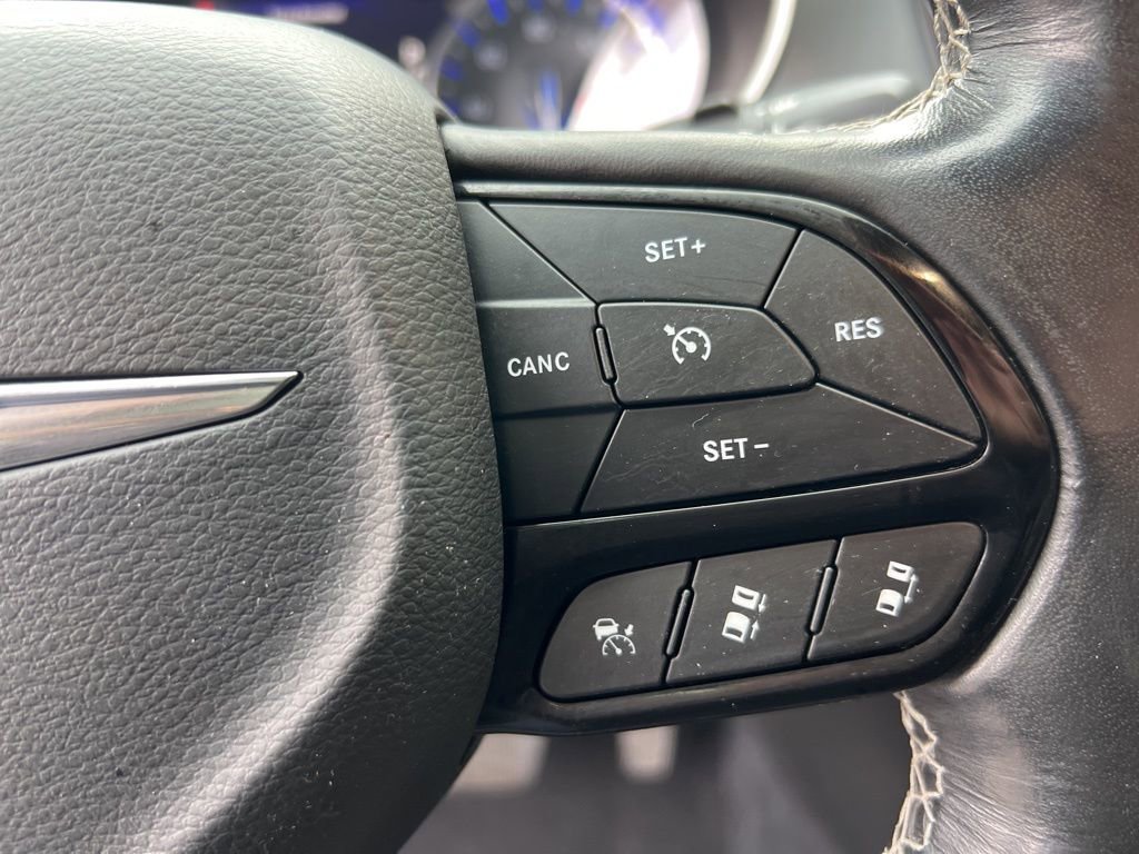 Certified 2021 Chrysler Pacifica Touring-L w/ S Appearance Package image 15