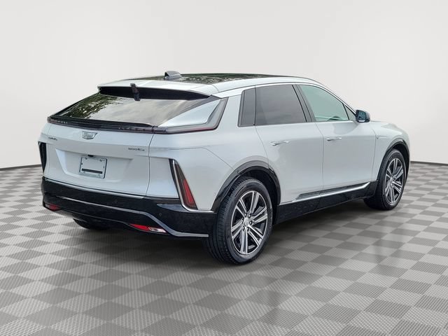 Certified 2024 Cadillac Lyriq Luxury AWD/4WD image 4