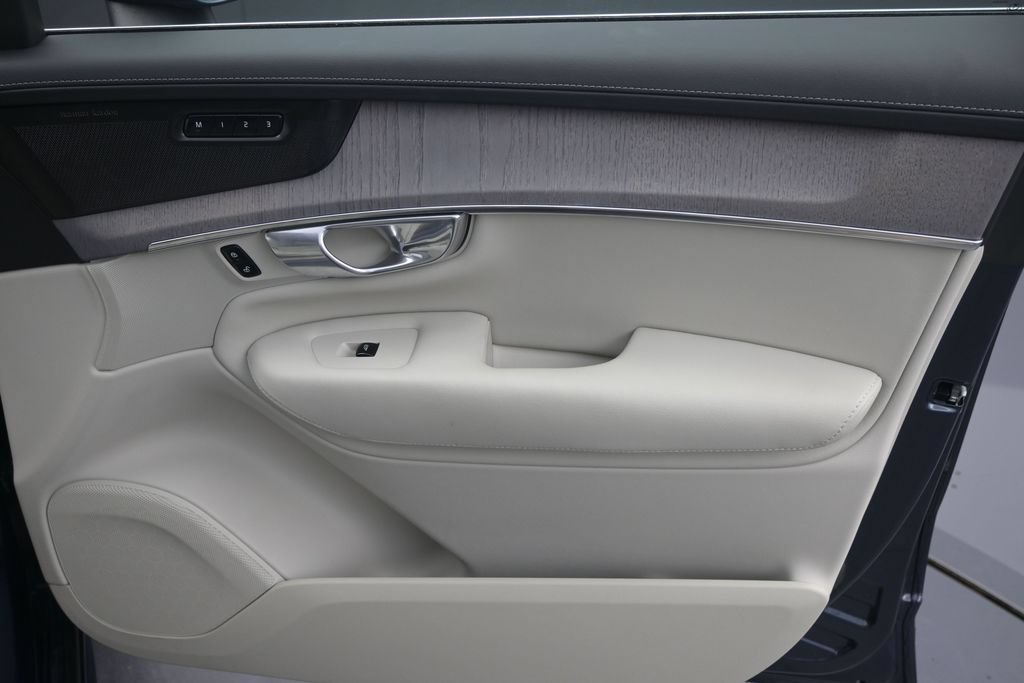 Certified 2026 Volvo XC90 B6 Ultra AWD/4WD image 13