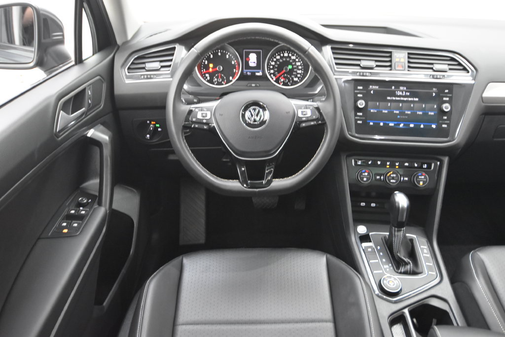 Used 2021 Volkswagen Tiguan SE w/ Panoramic Sunroof Package AWD/4WD image 22