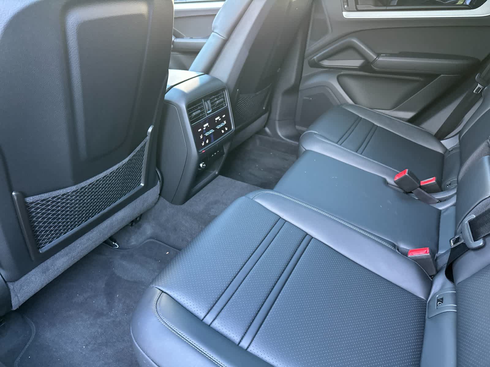 New 2025 Porsche Cayenne Coupe AWD/4WD image 13