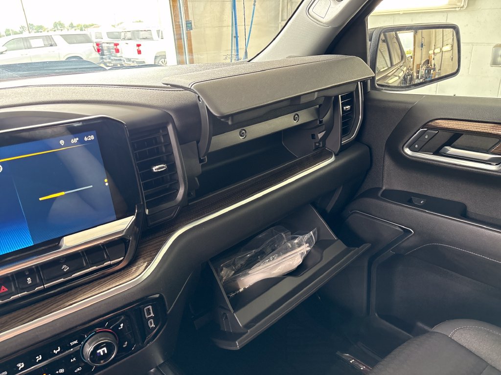 Used 2022 Chevrolet Silverado 1500 LT Trail Boss AWD/4WD image 60