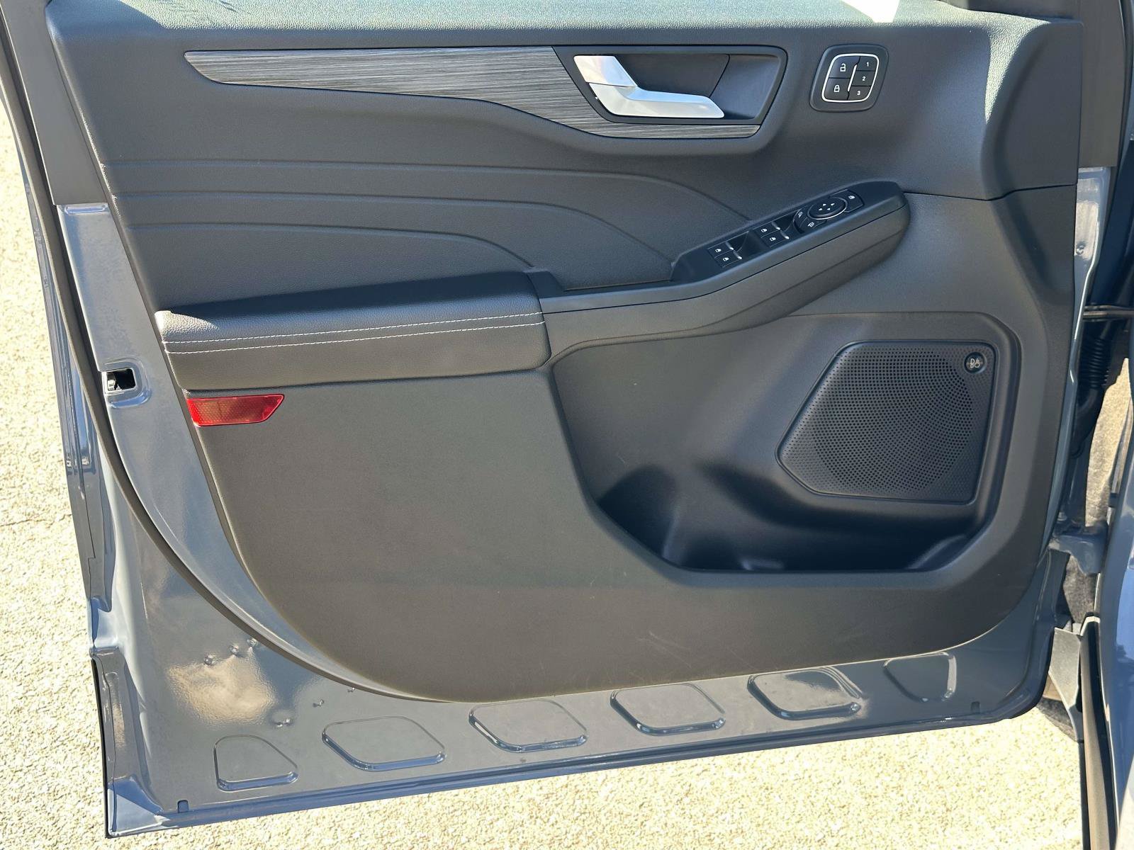 Used 2024 Ford Escape SE w/ PHEV Premium Package FWD image 21