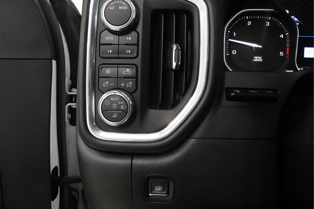 Used 2023 GMC Sierra 2500 AT4 w/ AT4 Premium Plus Package AWD/4WD image 19