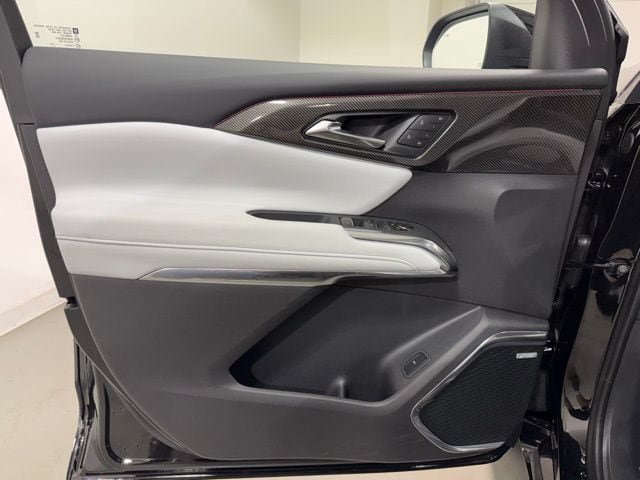New 2026 Chevrolet Traverse High Country FWD image 12