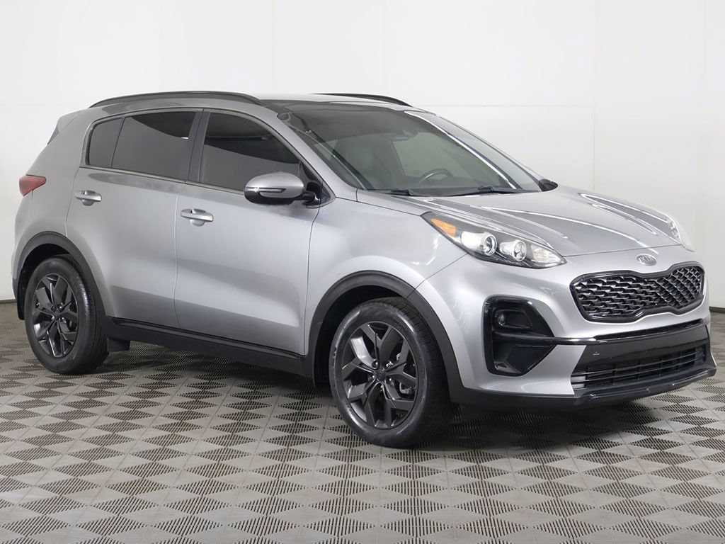 Used 2022 Kia Sportage Nightfall Edition FWD image 2