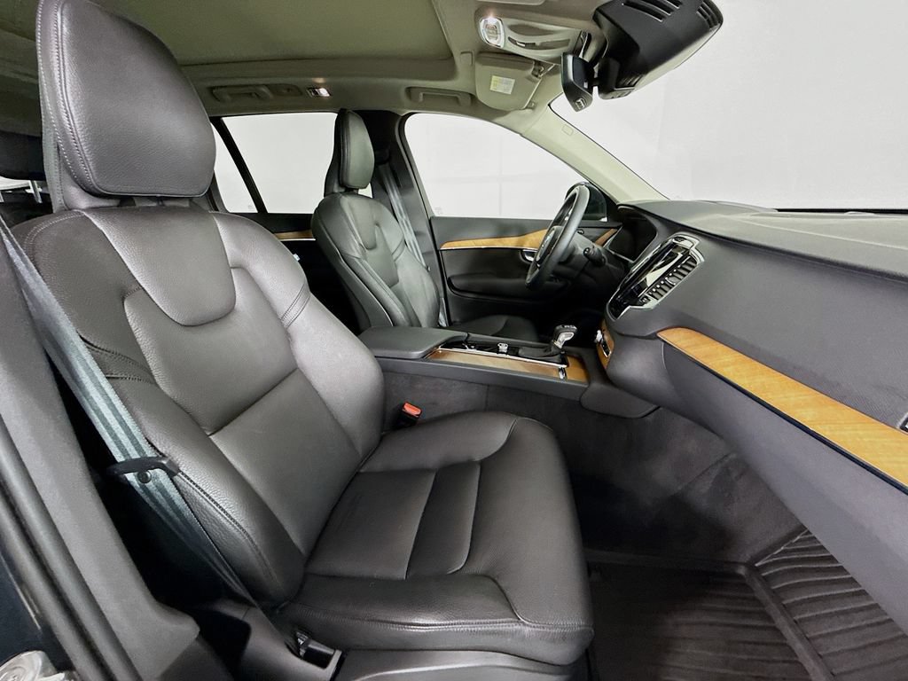 Used 2022 Volvo XC90 T6 Momentum w/ Advanced Package AWD/4WD image 24