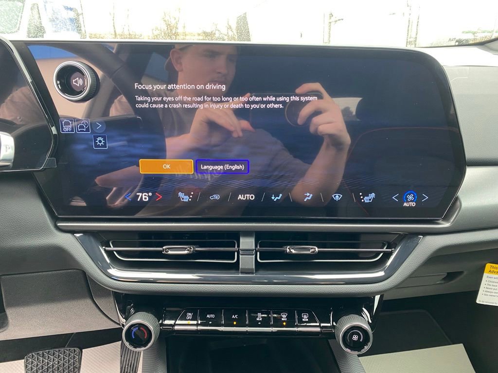 New 2025 Chevrolet Equinox EV RS image 16