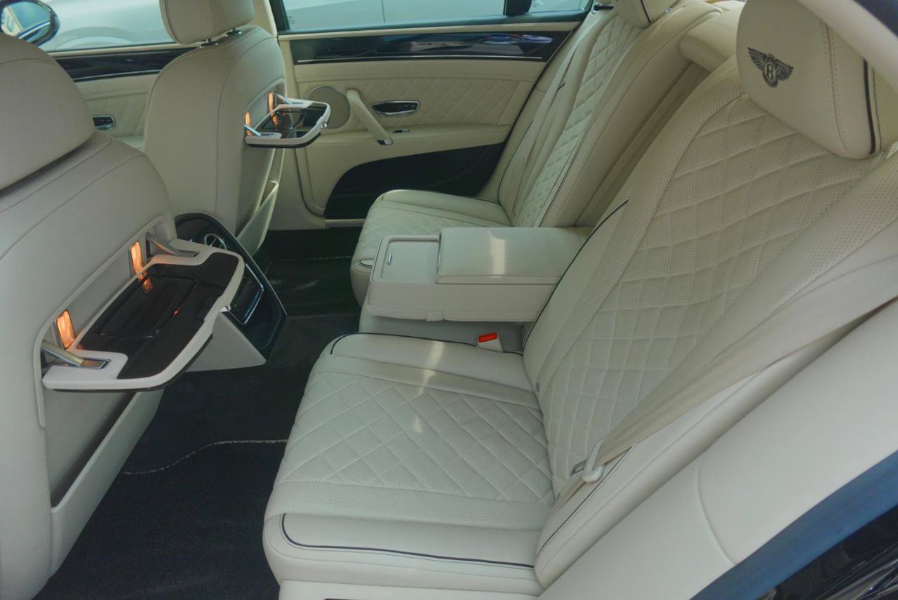 Used 2018 Bentley Flying Spur W12 AWD/4WD image 11