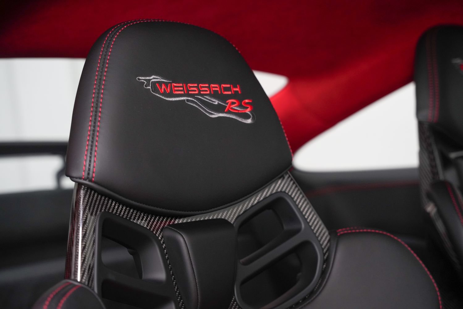 Used 2019 Porsche 911 GT2 RS RWD image 3