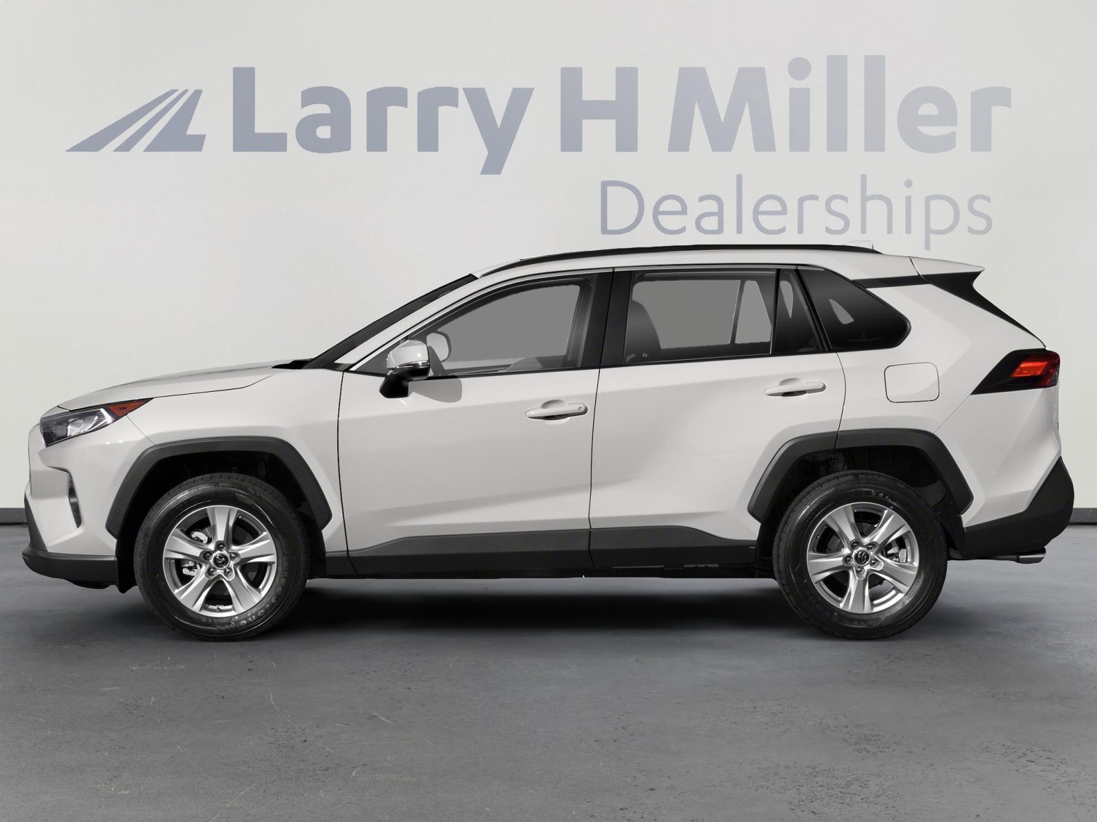 Used 2020 Toyota RAV4 XLE w/ Convenience Package image 3