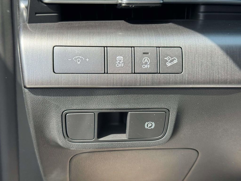 Certified 2026 Hyundai Kona SE AWD/4WD image 17