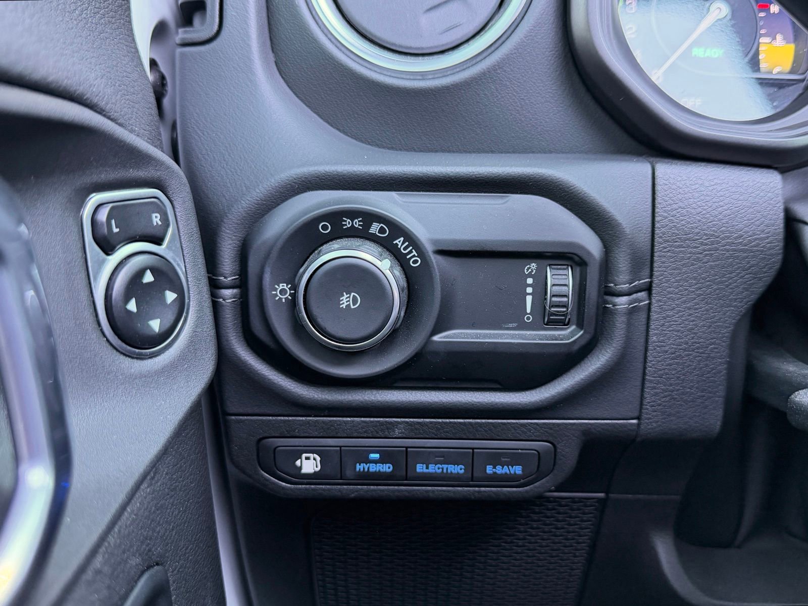 Used 2024 Jeep Wrangler High Altitude AWD/4WD image 22