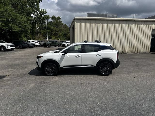 New 2026 Nissan Kicks SR FWD image 8