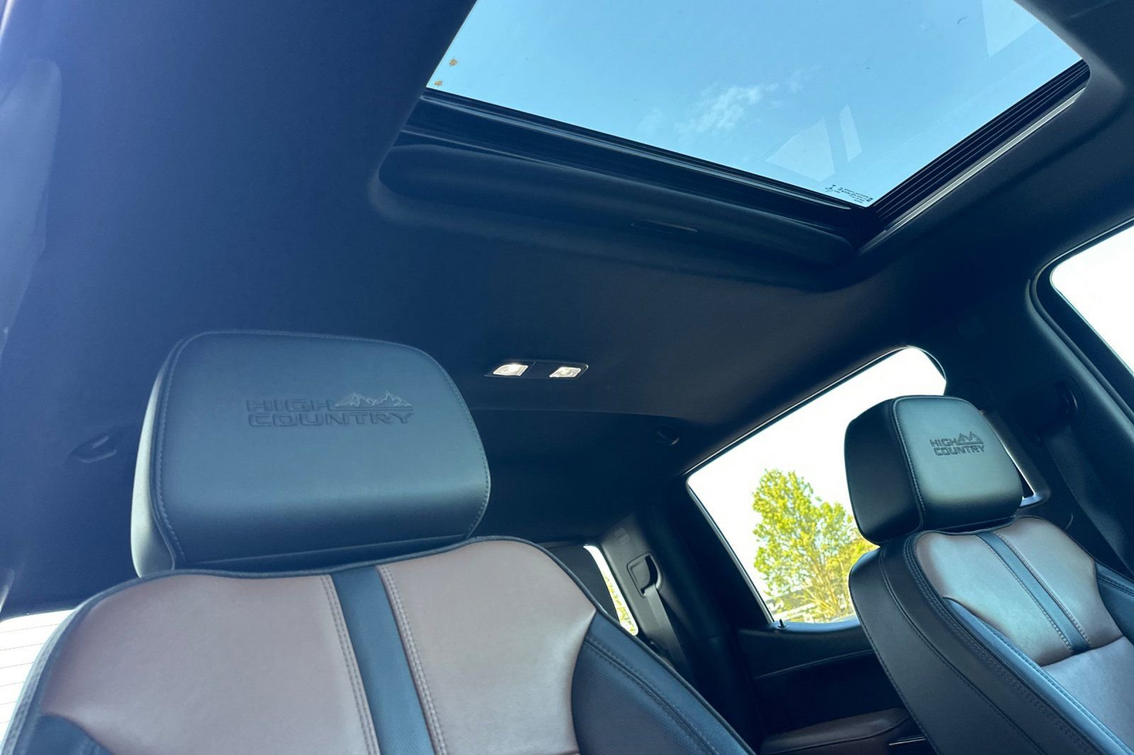 Used 2021 Chevrolet Silverado 1500 High Country w/ Technology Package image 15