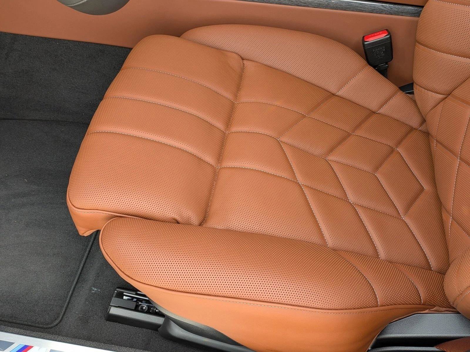 Used 2026 BMW i7 xDrive60 AWD/4WD image 4