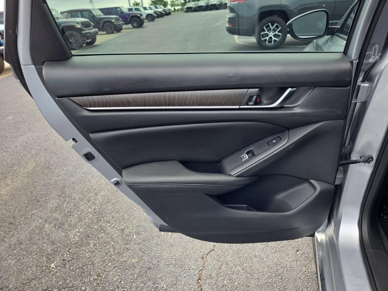 Used 2020 Honda Accord Touring image 12