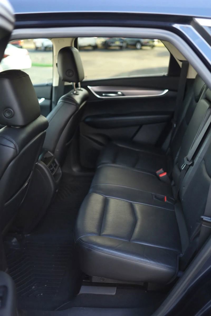 Used 2017 Cadillac XT5 Luxury w/ Driver Awareness Package AWD/4WD image 37