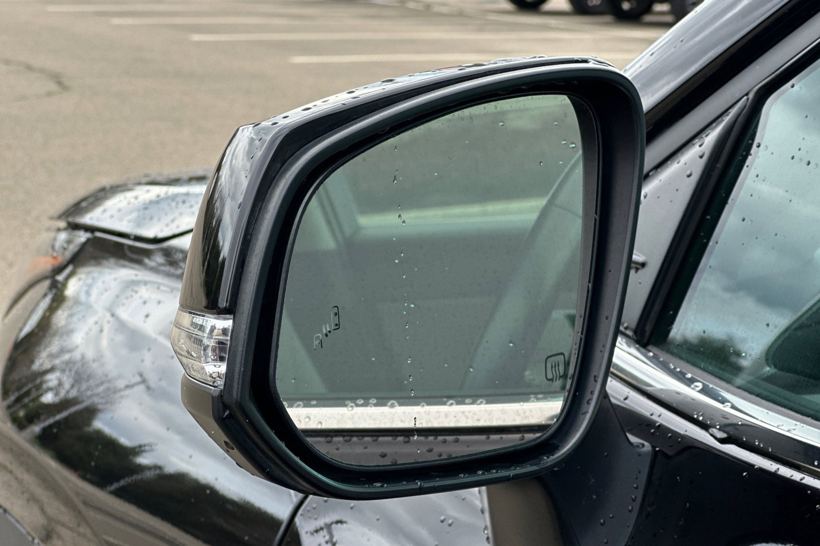 Used 2021 Toyota Highlander LE image 52