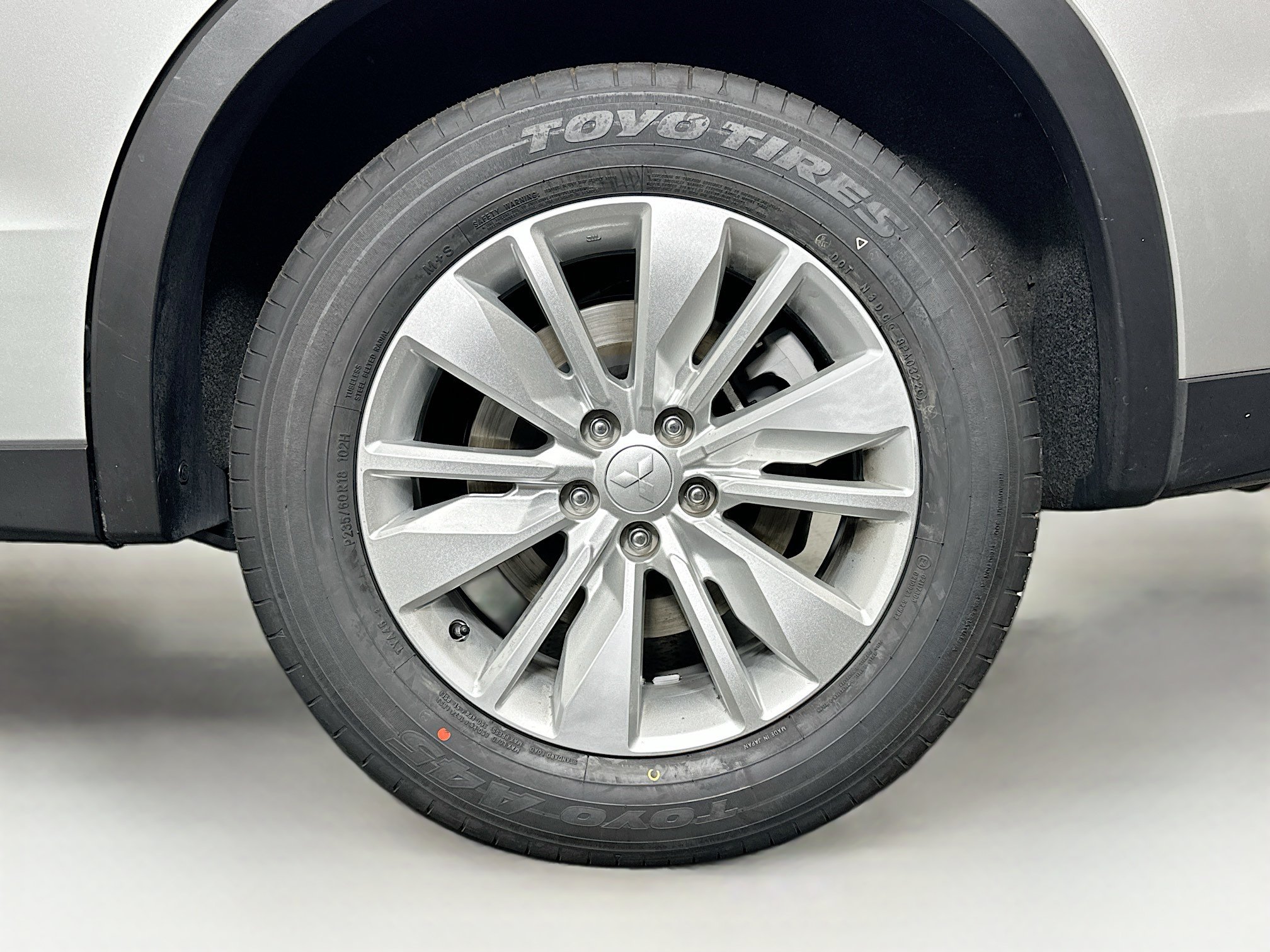 Used 2025 Mitsubishi Outlander ES FWD image 11