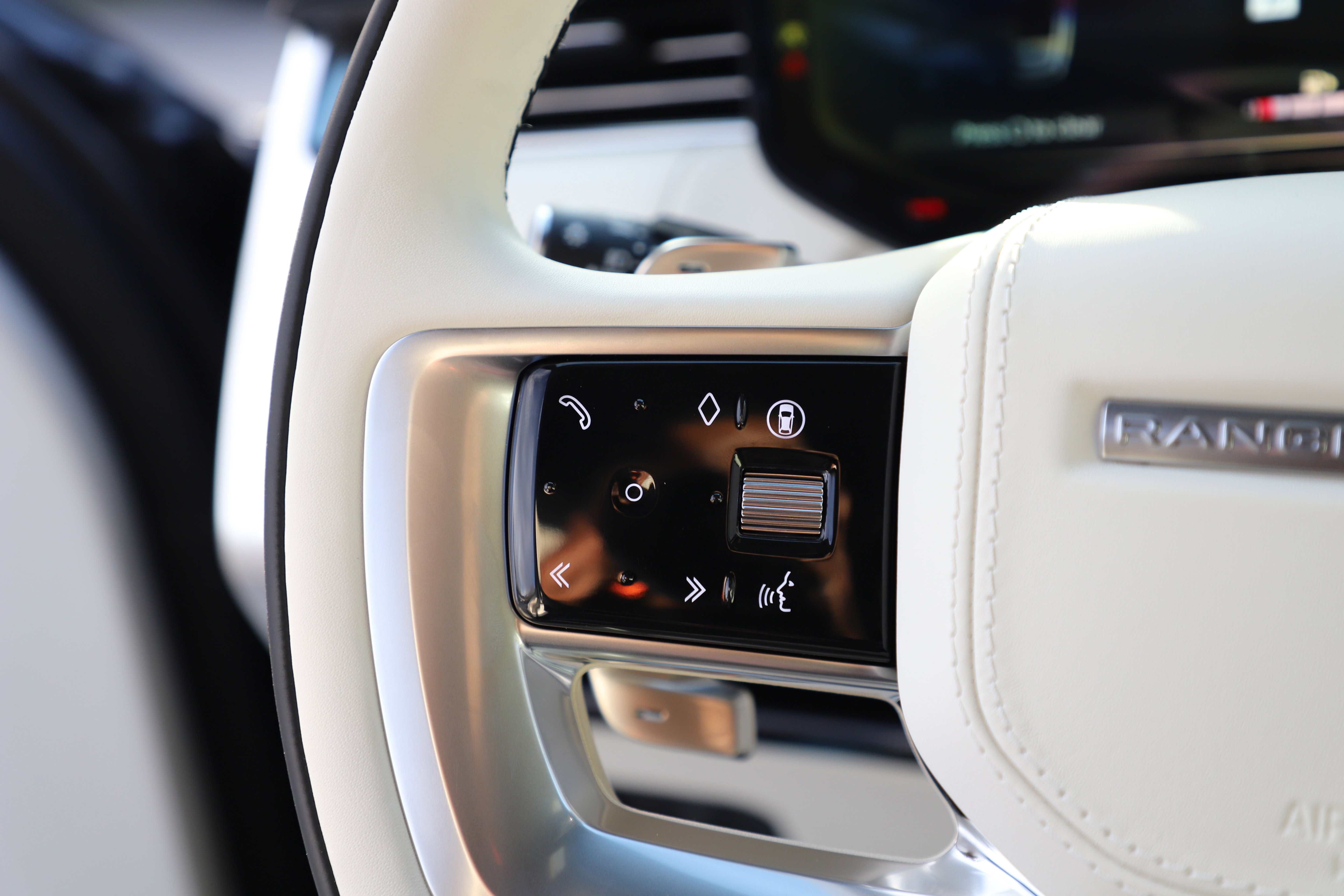 New 2026 Land Rover Range Rover SE AWD/4WD image 24