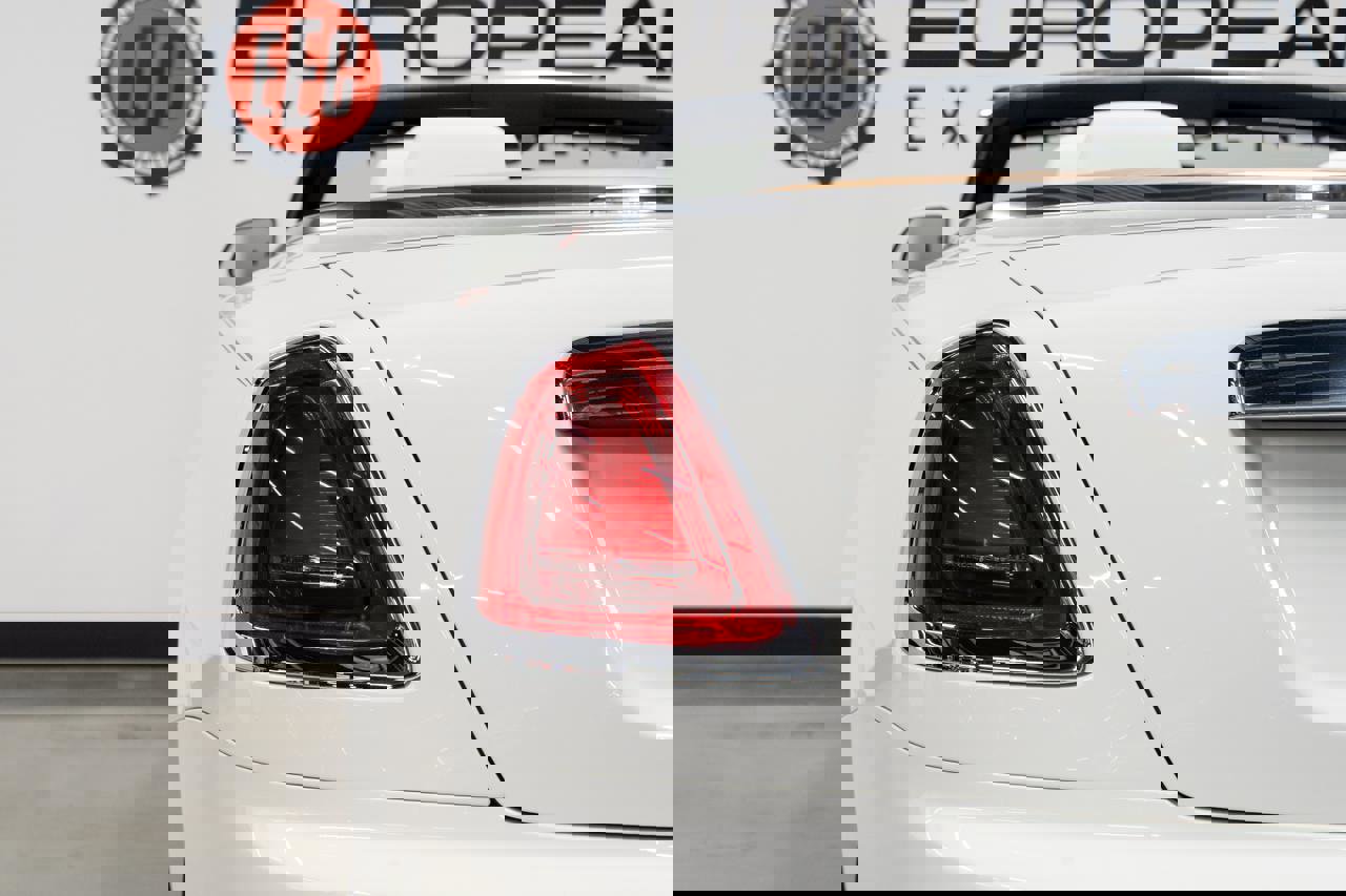 Used 2016 Rolls-Royce Dawn image 23