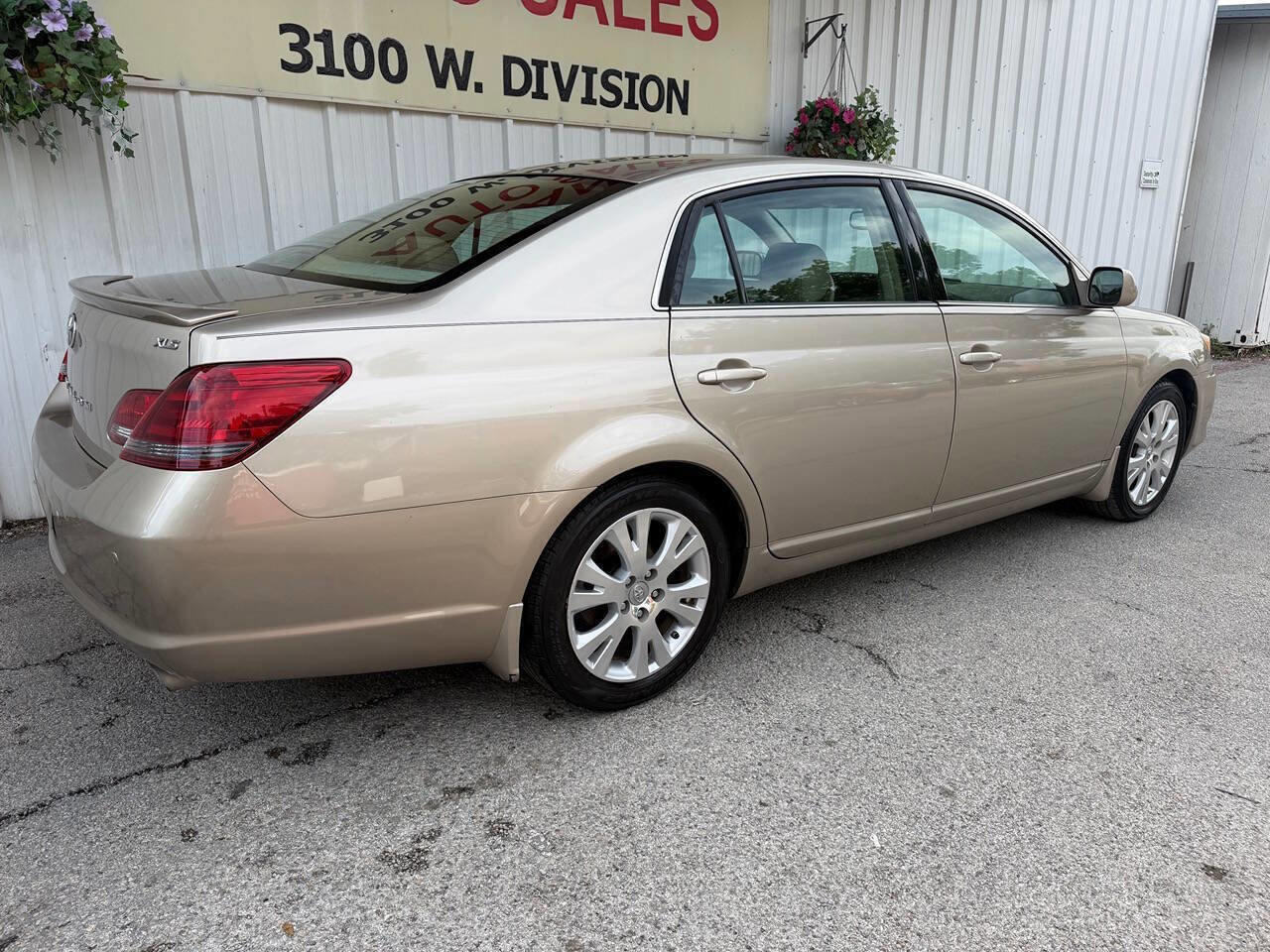 Used 2008 Toyota Avalon XLS FWD image 4