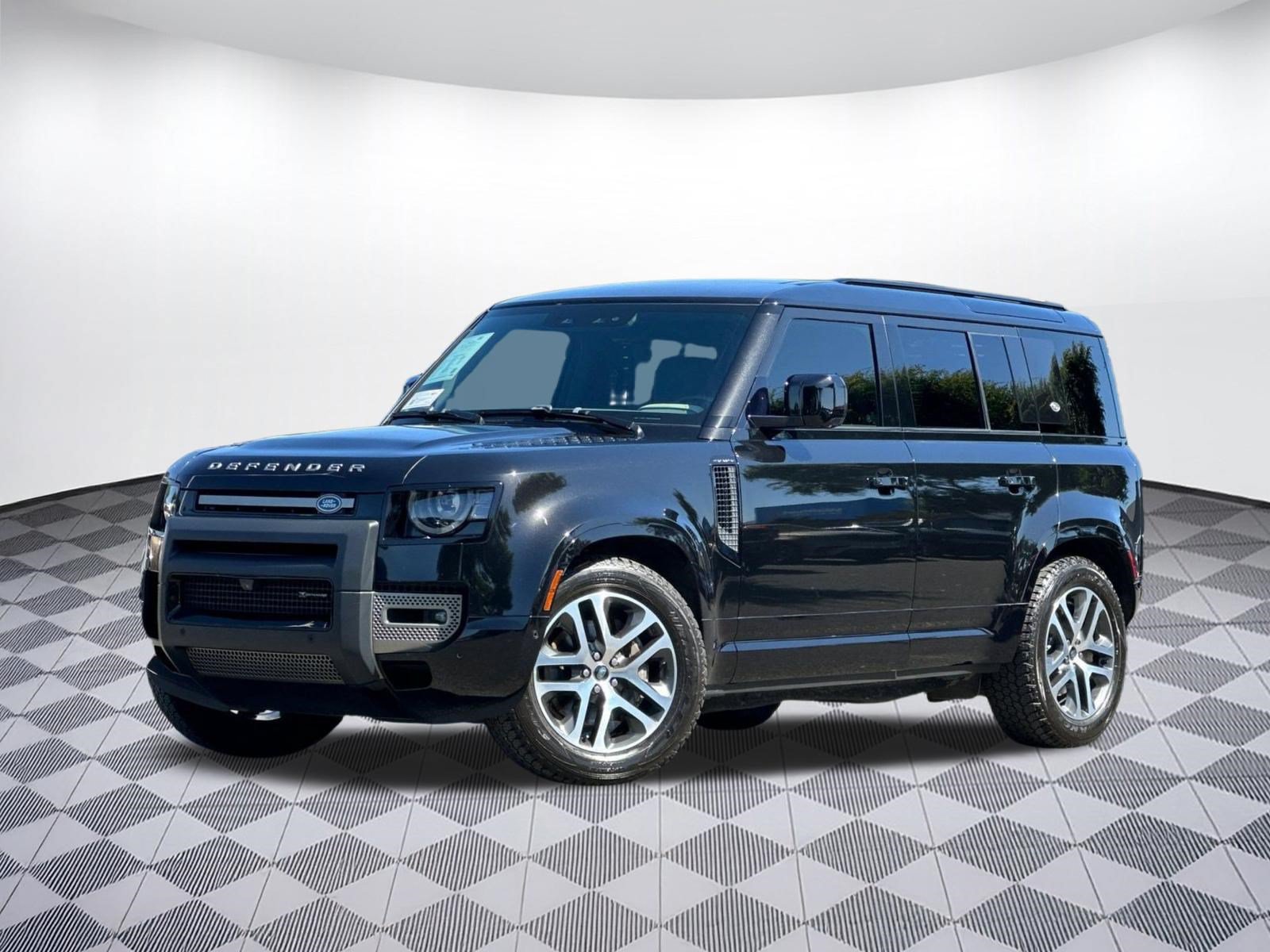 Certified 2022 Land Rover Defender 110 X-Dynamic HSE AWD/4WD image 23
