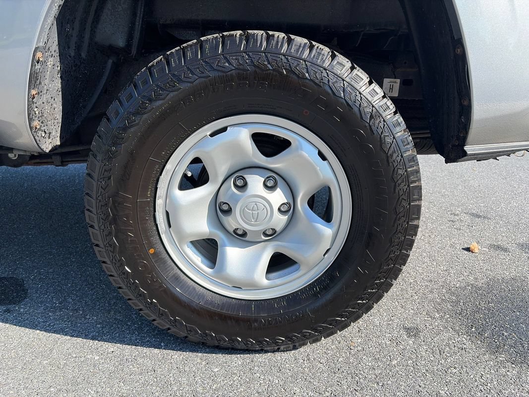 Used 2020 Toyota Tacoma SR AWD/4WD image 31