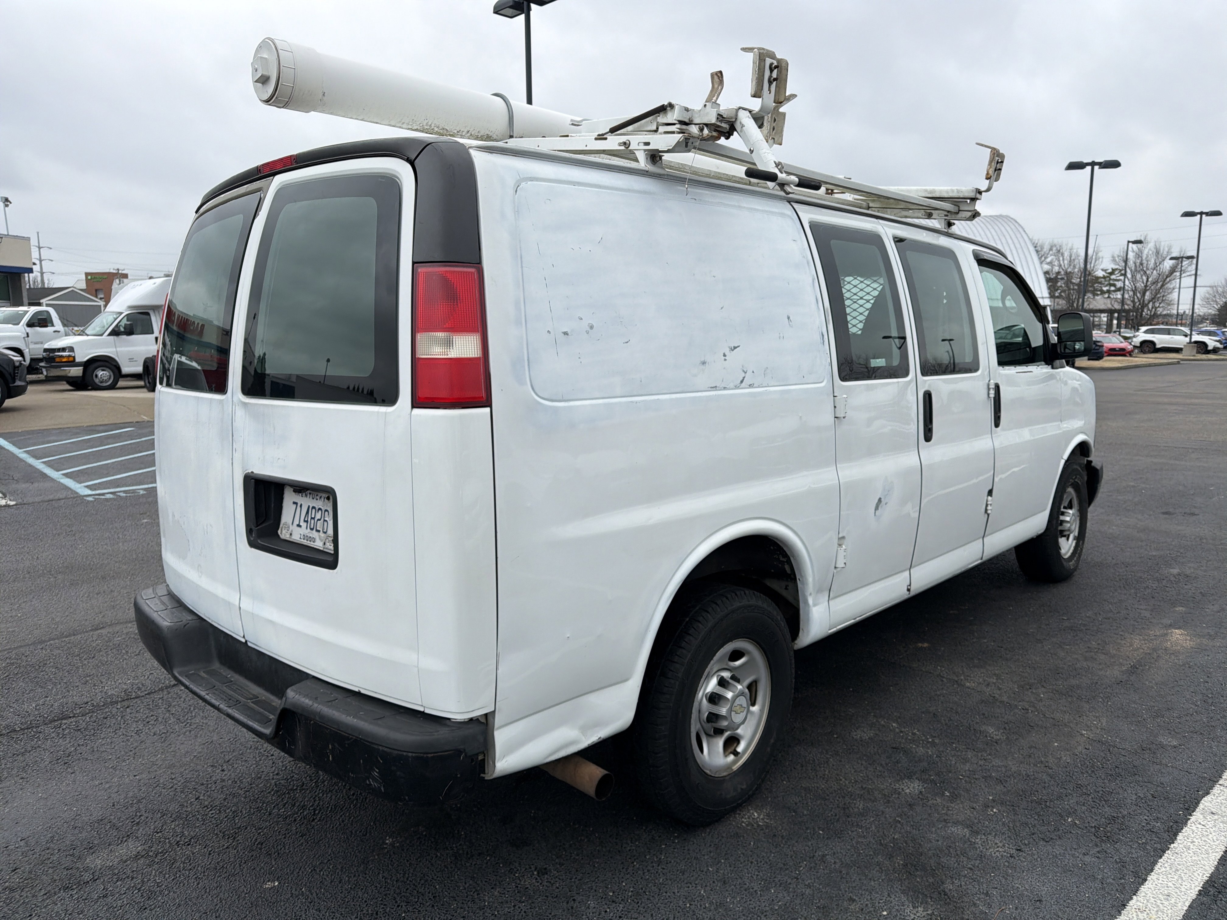 Used 2011 Chevrolet Express 2500 image 7