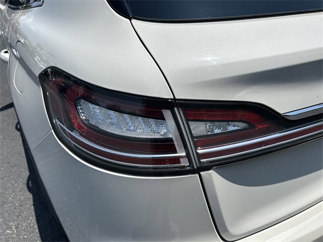 Used 2021 Lincoln Nautilus Reserve w/ Equipment Group 201A image 8