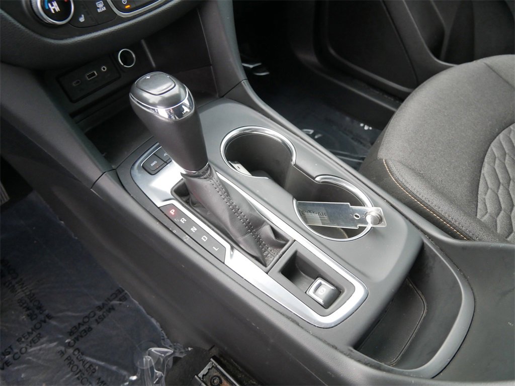 Used 2019 Chevrolet Equinox LT image 18