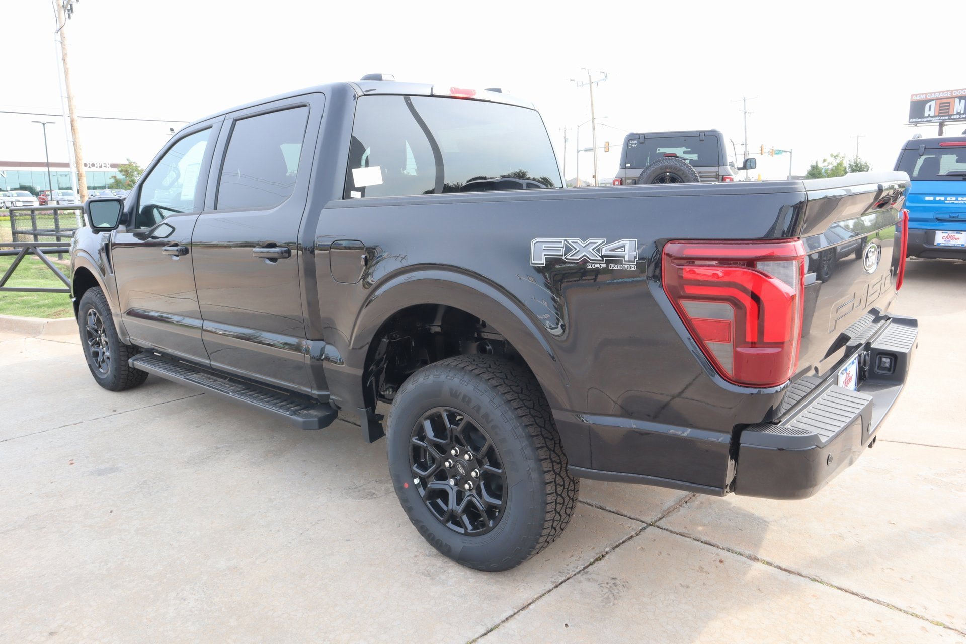 New 2025 Ford F150 Lariat w/ FX4 Off-Road Package image 24