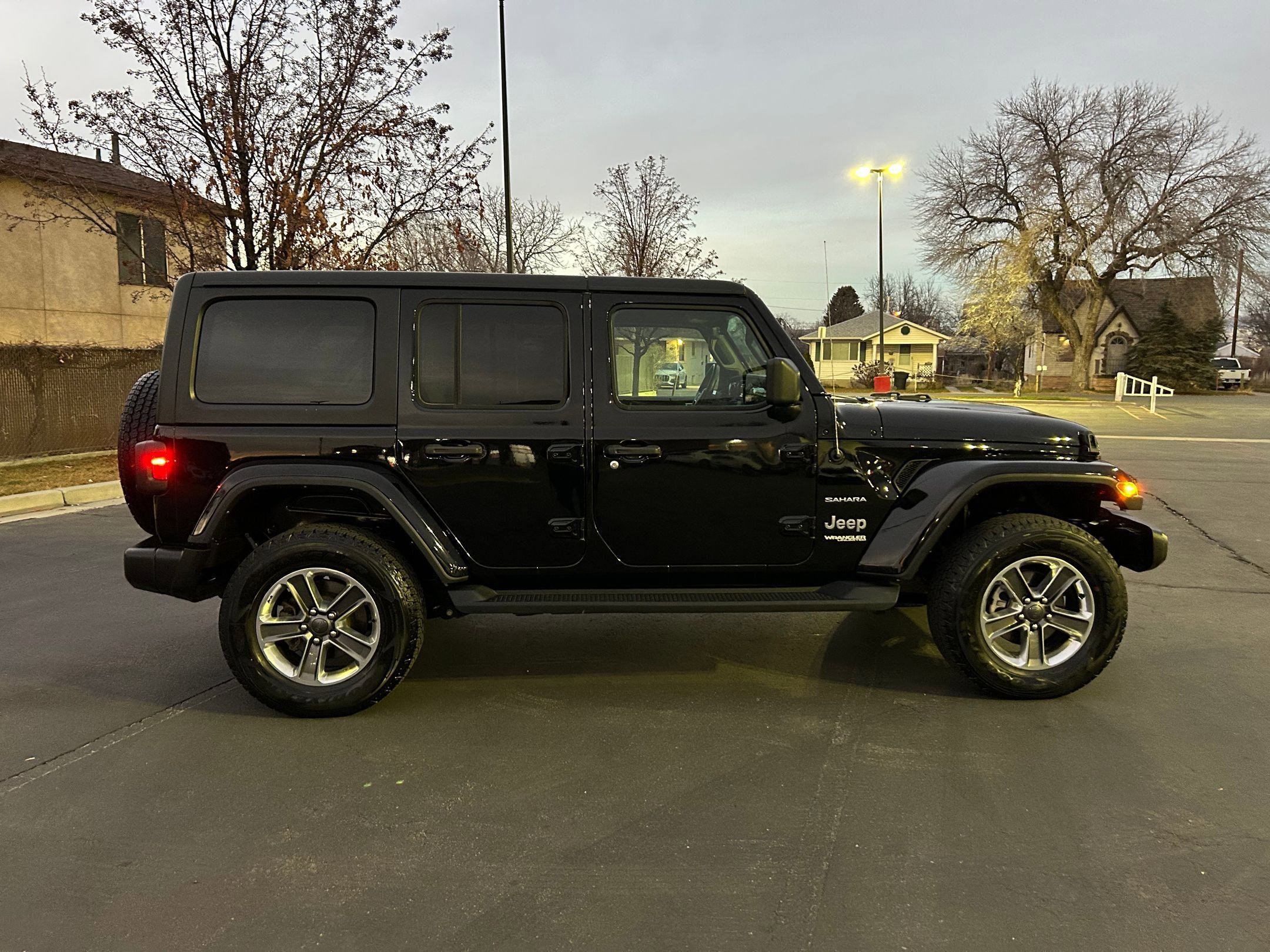 Used 2022 Jeep Wrangler Unlimited Sahara w/ Cold Weather Group image 6