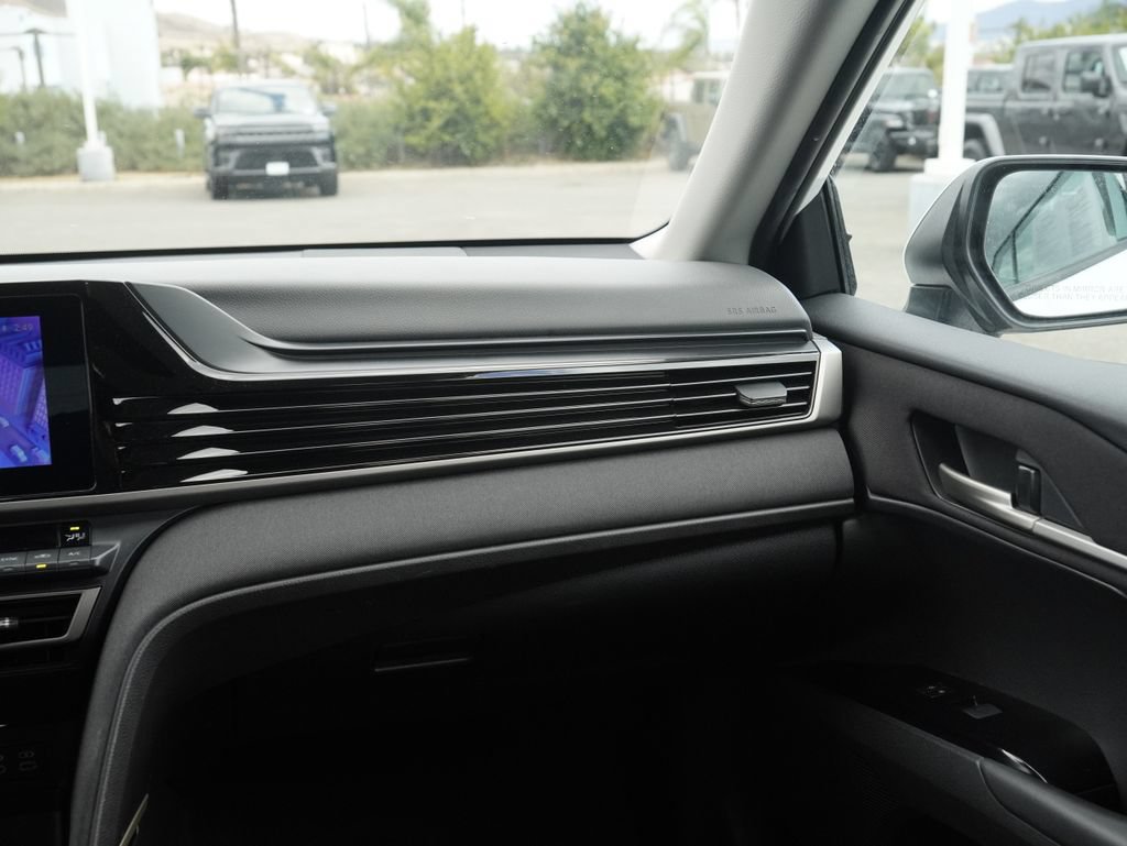 Used 2025 Toyota Camry LE FWD image 33