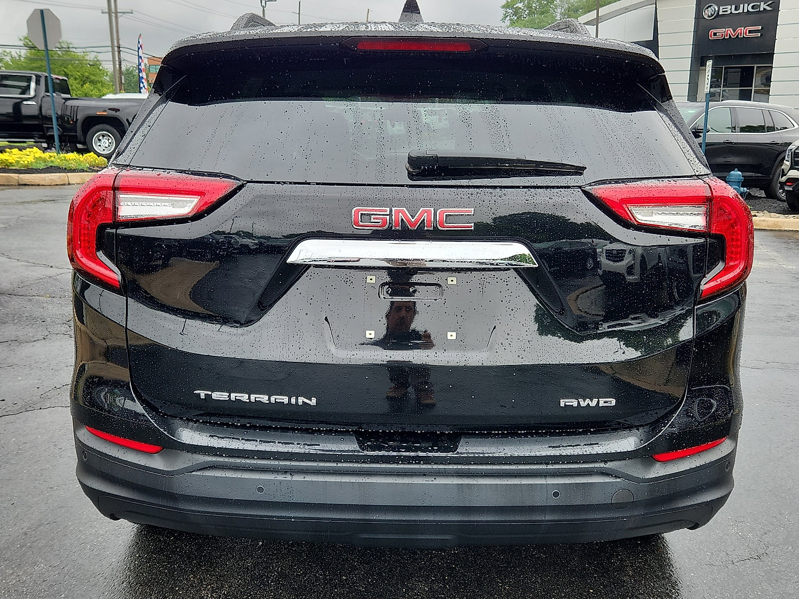 Used 2024 GMC Terrain SLE w/ Driver Convenience Package AWD/4WD image 5