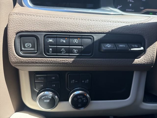 Used 2023 GMC Yukon XL Denali image 31