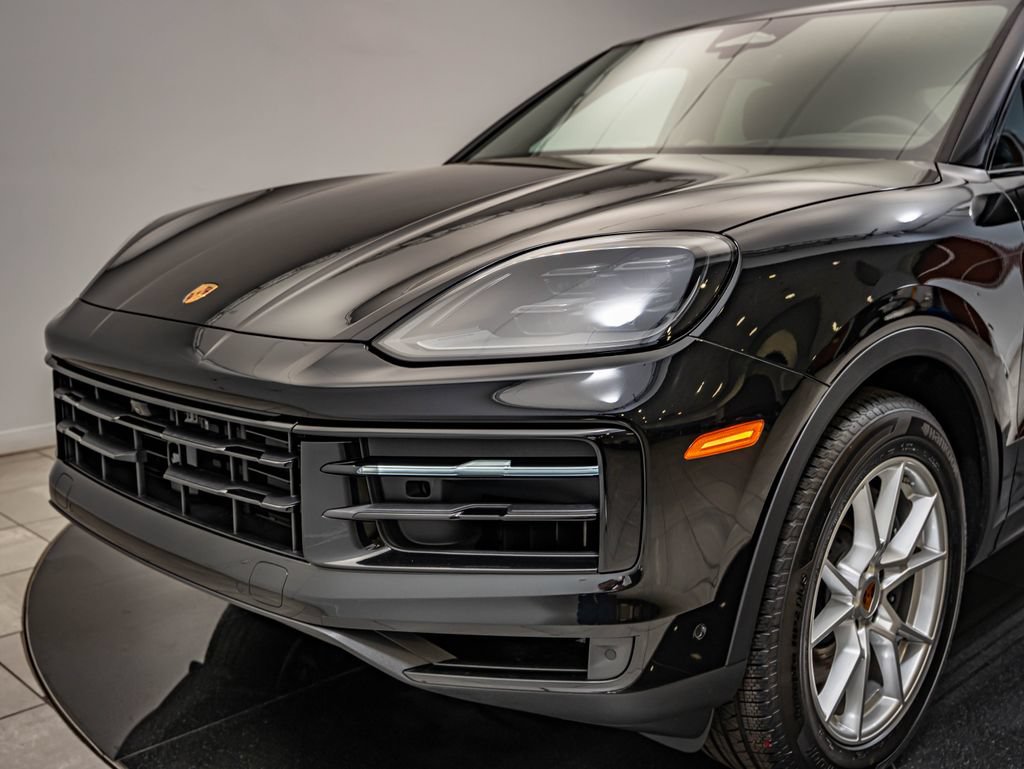 New 2026 Porsche Cayenne Coupe AWD/4WD image 16