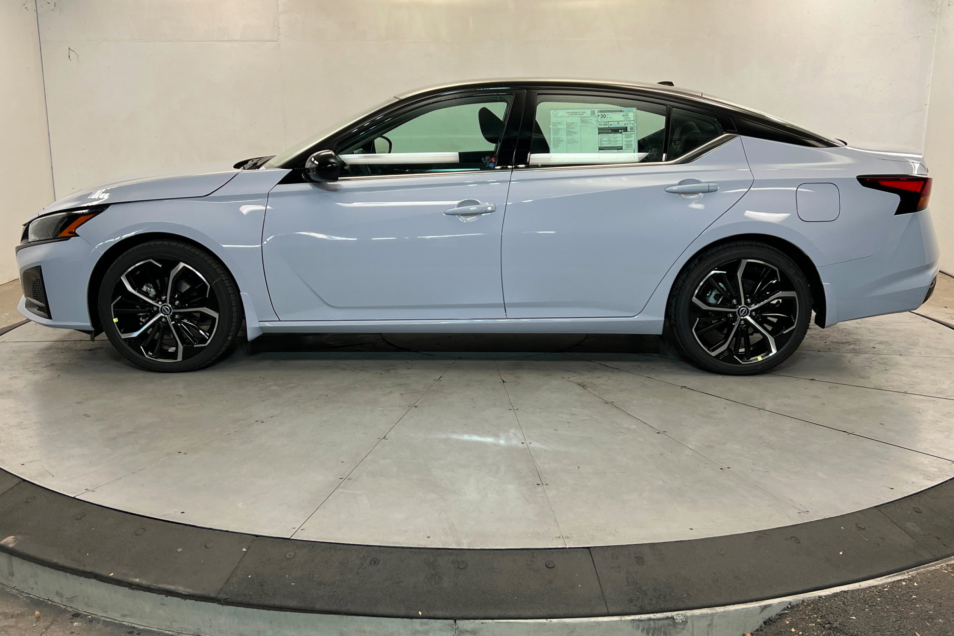 New 2026 Nissan Altima 2.5 SR FWD image 2