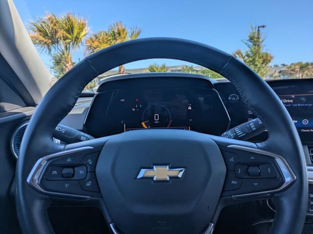 Used 2025 Chevrolet Trax LT w/ LT Convenience Package FWD image 26