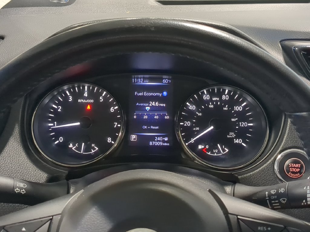 Used 2017 Nissan Rogue Sport SV w/ SV All-Weather Package AWD/4WD image 35