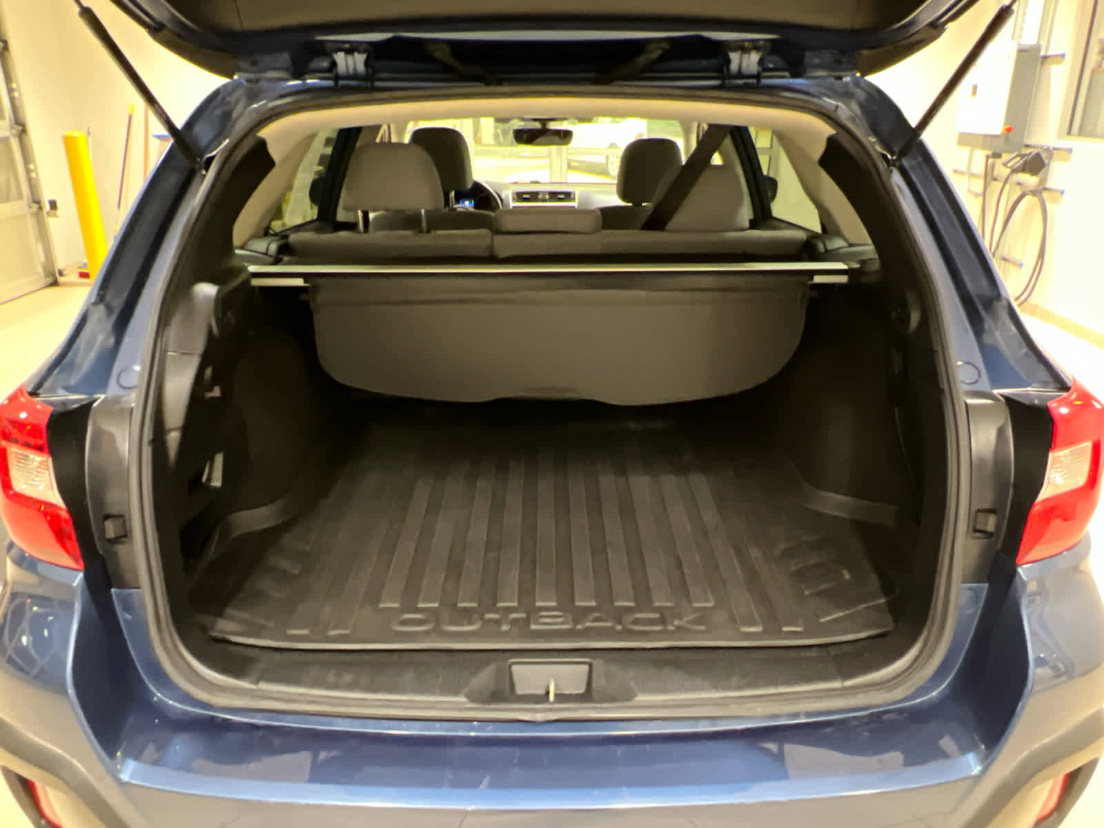 Used 2019 Subaru Outback 2.5i Premium image 14