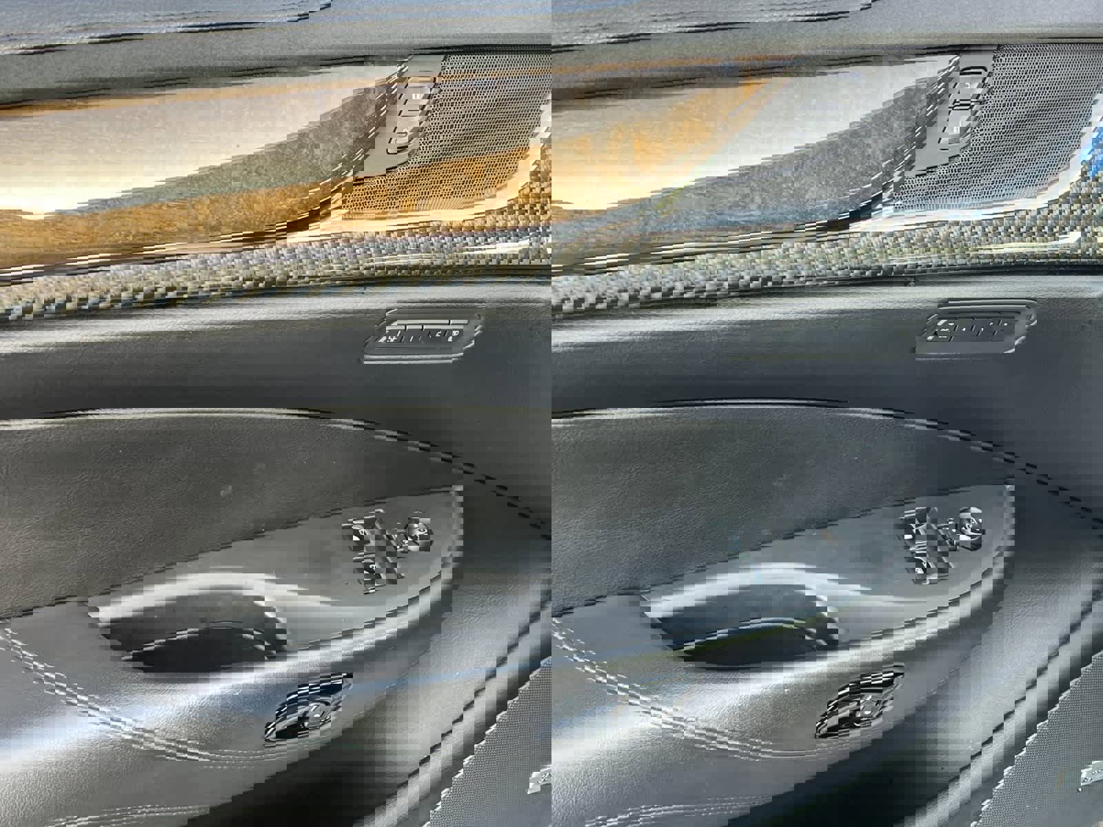 Used 2014 Cadillac ELR w/ Luxury Package image 12