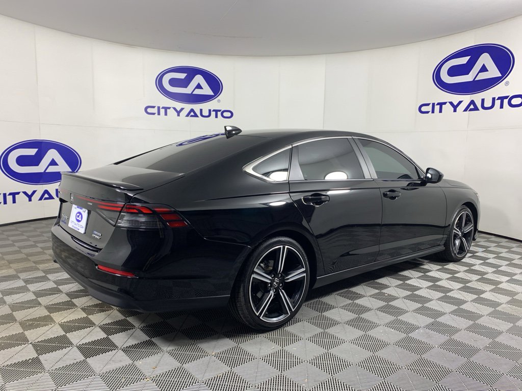Used 2023 Honda Accord Sport image 3