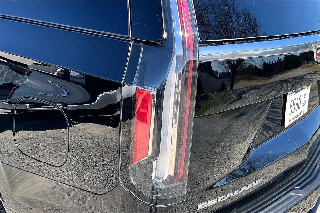 Used 2024 Cadillac Escalade Premium Luxury image 29