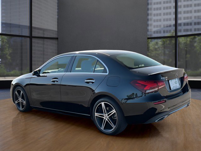 Used 2022 Mercedes-Benz A 220 image 3