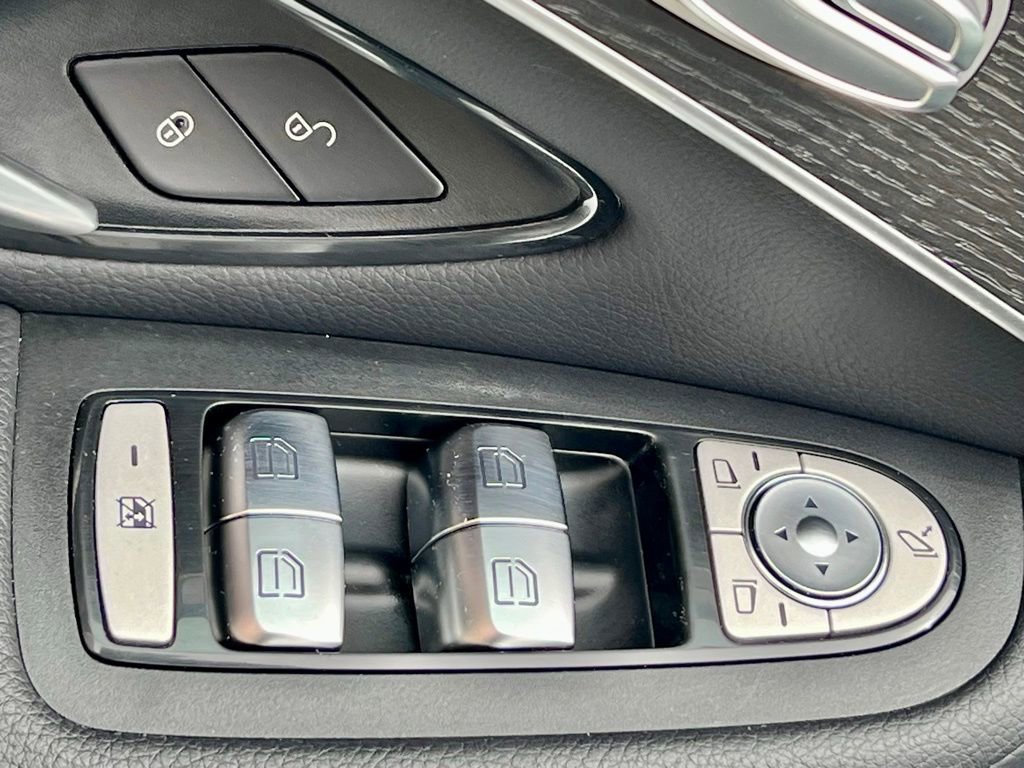 Certified 2022 Mercedes-Benz GLC 300 4MATIC image 31