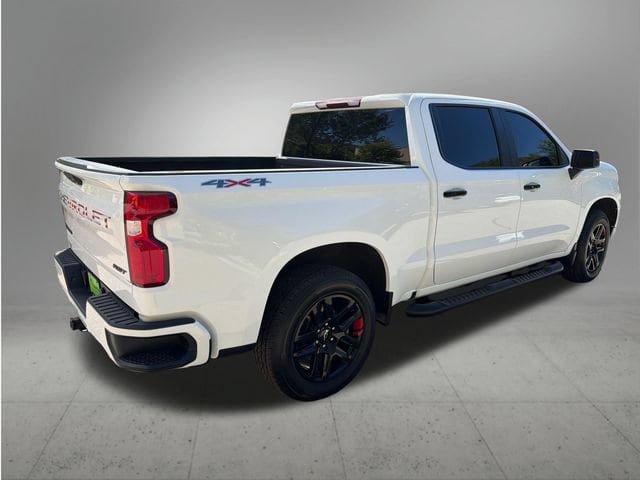 Used 2023 Chevrolet Silverado 1500 RST w/ Redline Edition AWD/4WD image 5